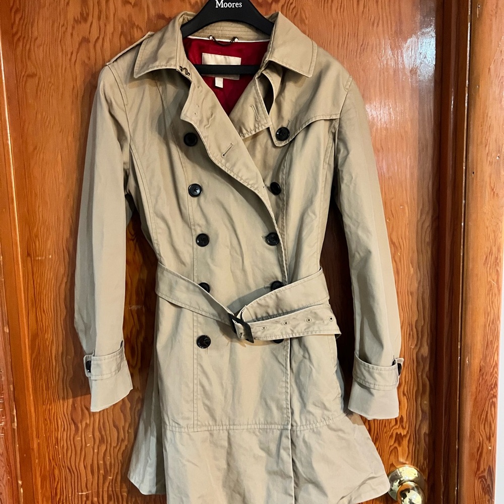 Banana Republic Beige Double-Breasted Trench Coat
